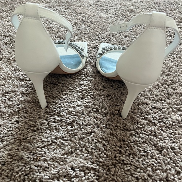 SCHUTZ White Elegant Heels - Picture 3 of 4